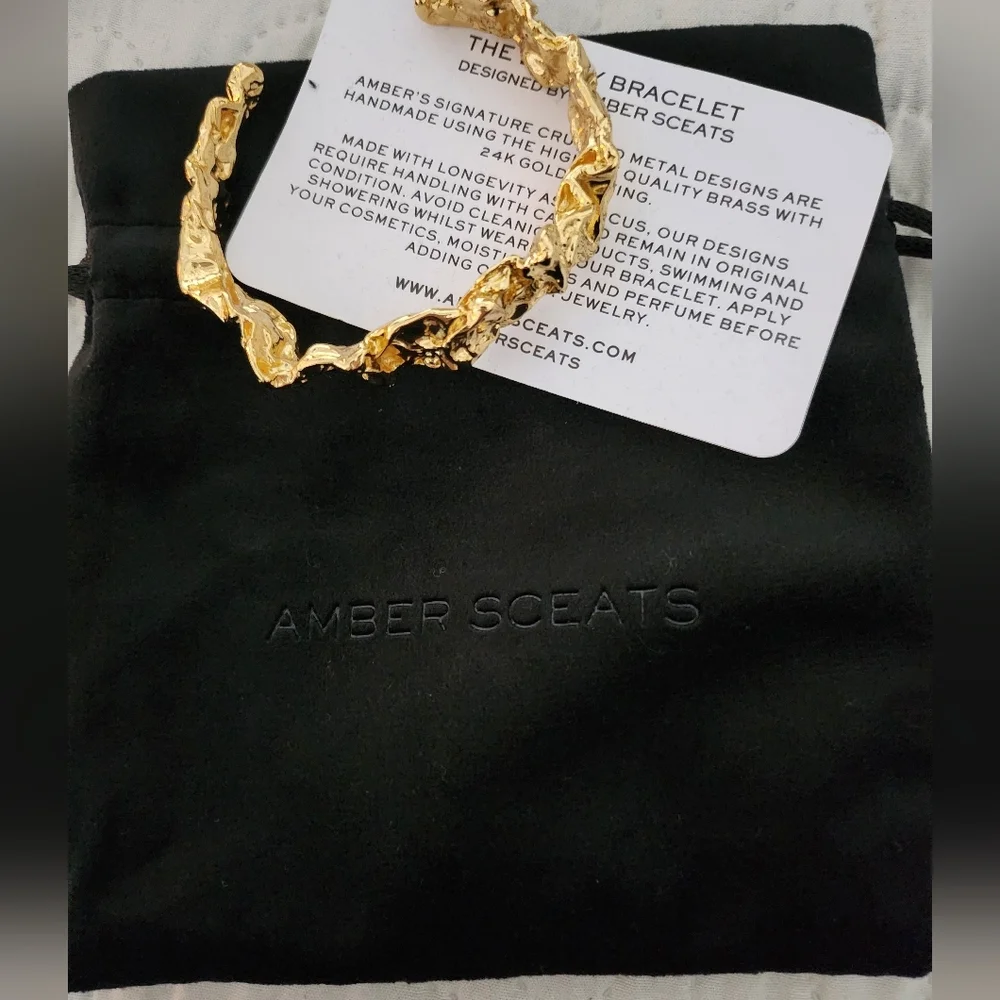 NWT 220$ Amber Sceats Crushed 24k Gold Plated Emery Cuff Bracelet - Picture 5 of 8